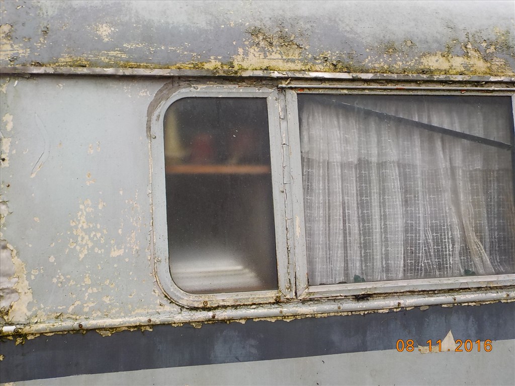 LAKÓKOCSI,FELÚJÍTÁSRA SZORULOAN PAPIROK NÉLKŰL TAPOLCÁN ELADÓ 78. kép