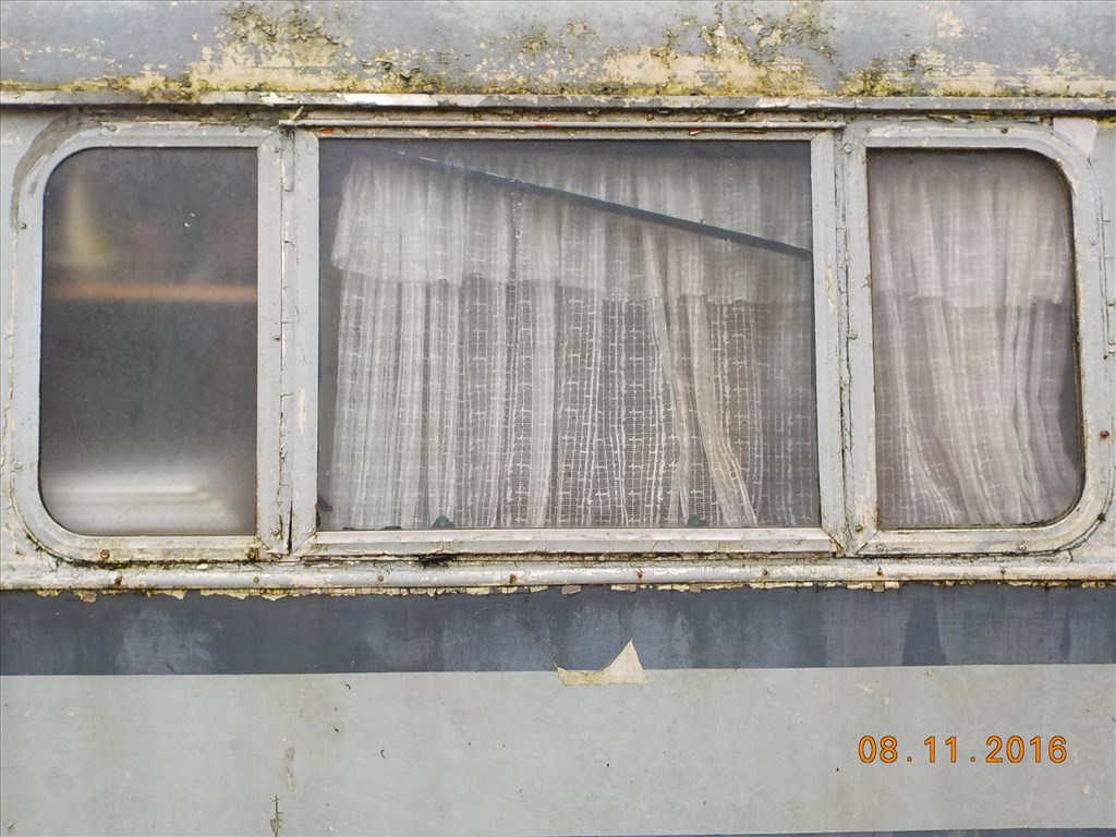 LAKÓKOCSI,FELÚJÍTÁSRA SZORULOAN PAPIROK NÉLKŰL TAPOLCÁN ELADÓ 80. kép