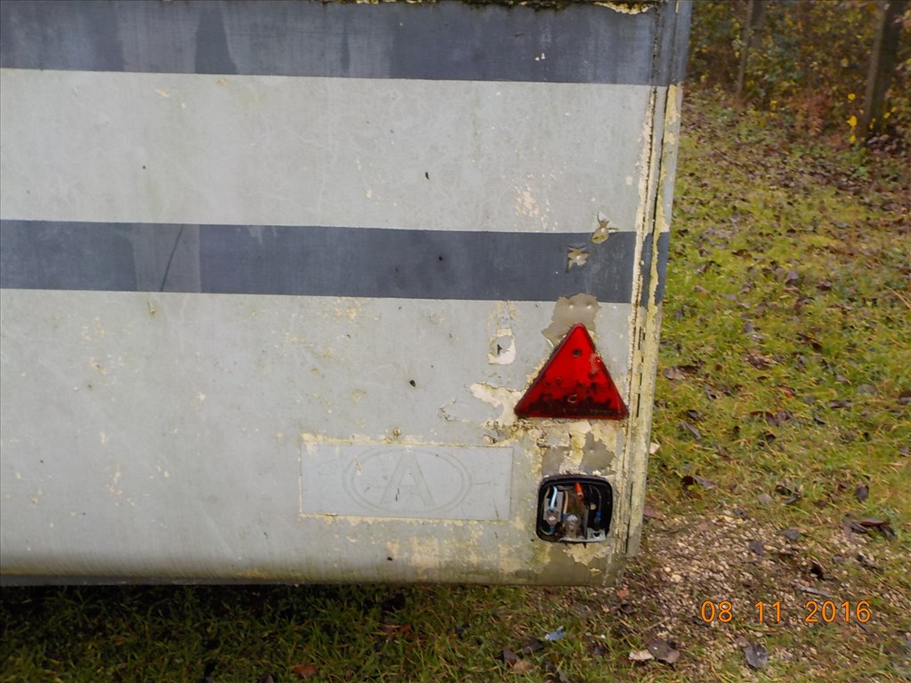 LAKÓKOCSI,FELÚJÍTÁSRA SZORULOAN PAPIROK NÉLKŰL TAPOLCÁN ELADÓ 82. kép