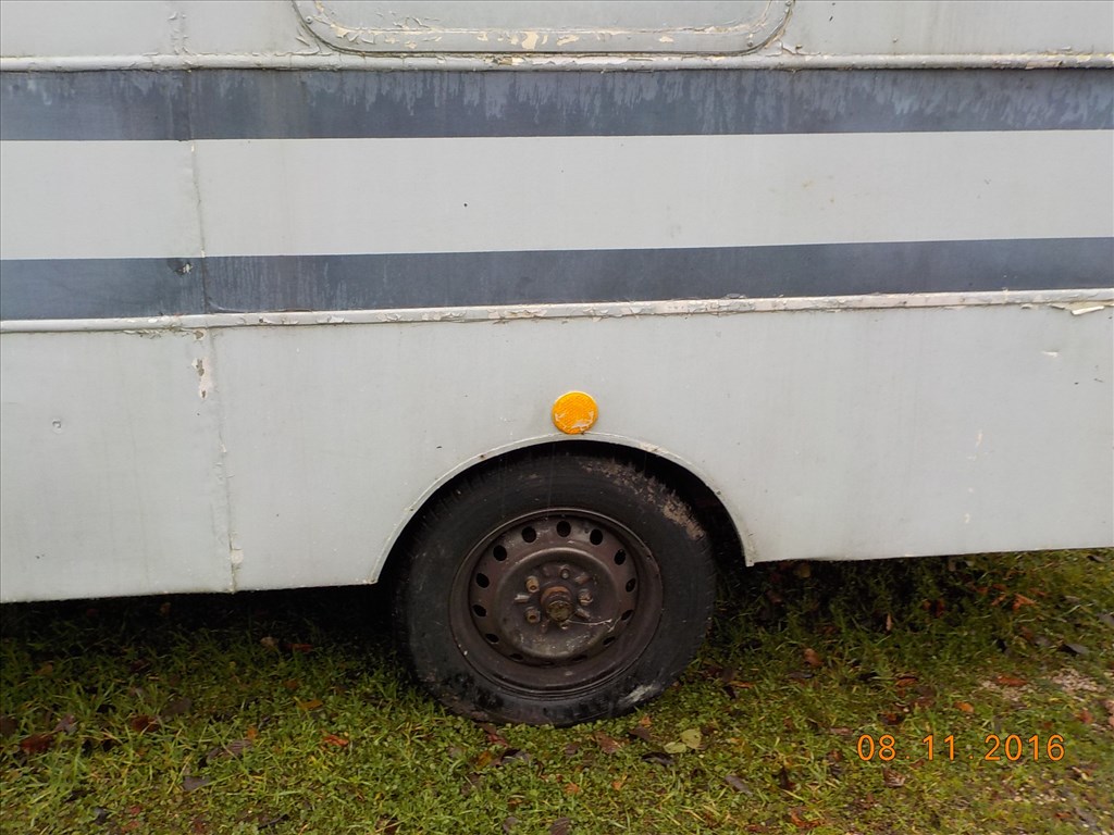 LAKÓKOCSI,FELÚJÍTÁSRA SZORULOAN PAPIROK NÉLKŰL TAPOLCÁN ELADÓ 90. kép