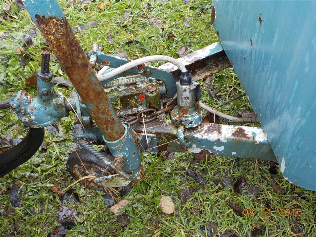 LAKÓKOCSI,FELÚJÍTÁSRA SZORULOAN PAPIROK NÉLKŰL TAPOLCÁN ELADÓ 98. kép