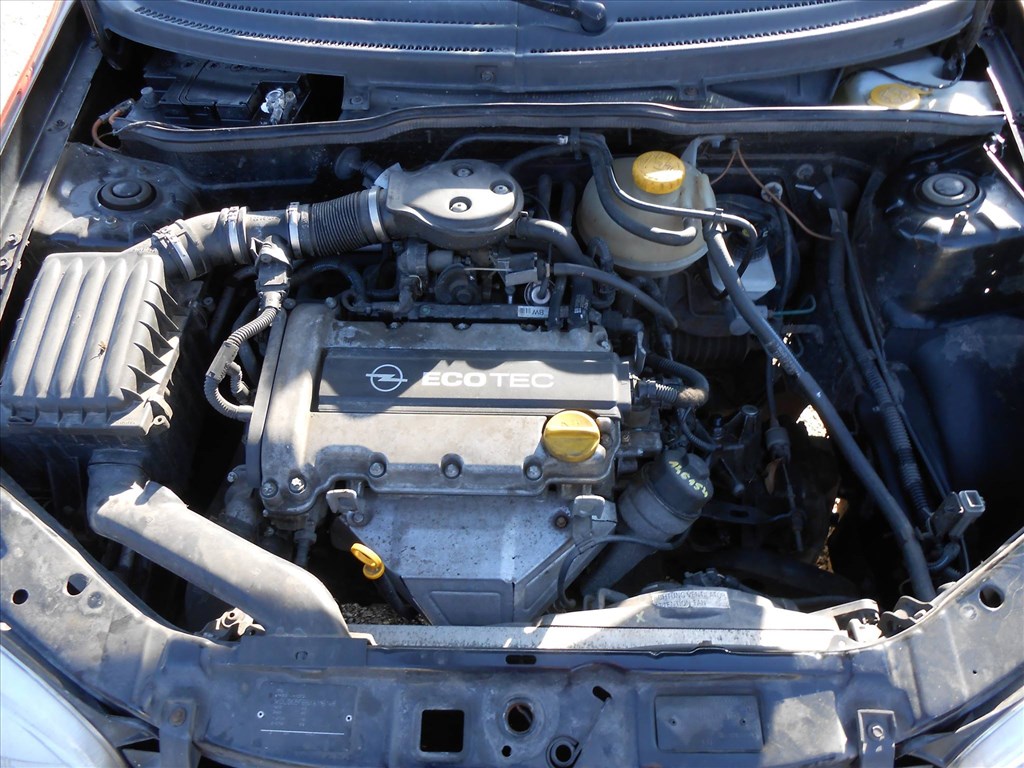 Opel CORSA B (73_78_79) 1.2 i 16V hátsó ablaktörlő motor 4. kép