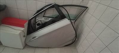 Hyundai i40 jobb hátsó, jobb első ajtó