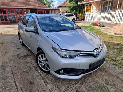 Toyota Auris II kombi (E180) 1.6 D4D N47C16A bontott alkatrészek, bontás, bontott jármű