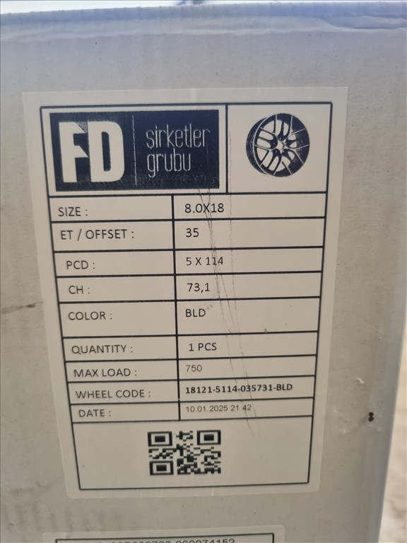  5x114.3 lyukosztású 8JJ 18" új alufelni 3. kép