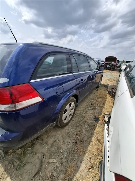Opel Vectra C bontott alkatrészei 2. kép