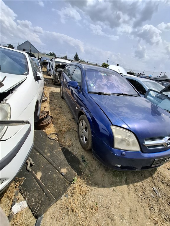 Opel Vectra C bontott alkatrészei 3. kép