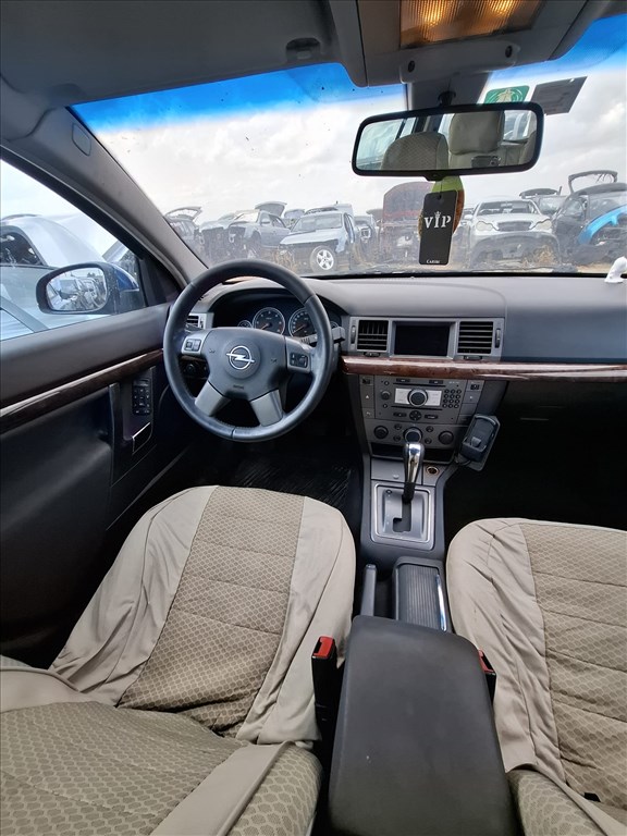 Opel Vectra C bontott alkatrészei 5. kép
