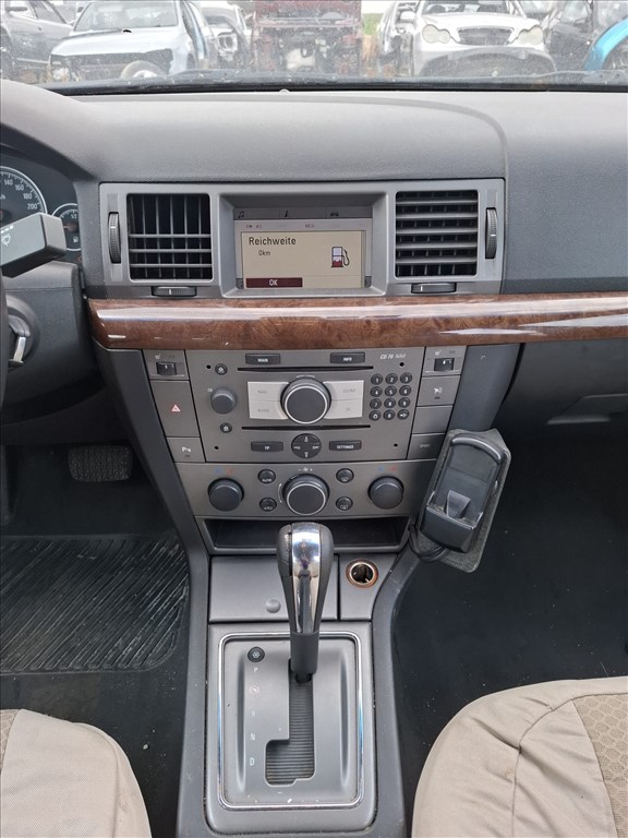 Opel Vectra C bontott alkatrészei 14. kép