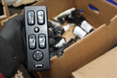 Mercedes Vito W638 ablakemelő kapcsoló bal (4 gombos)  a0045459207