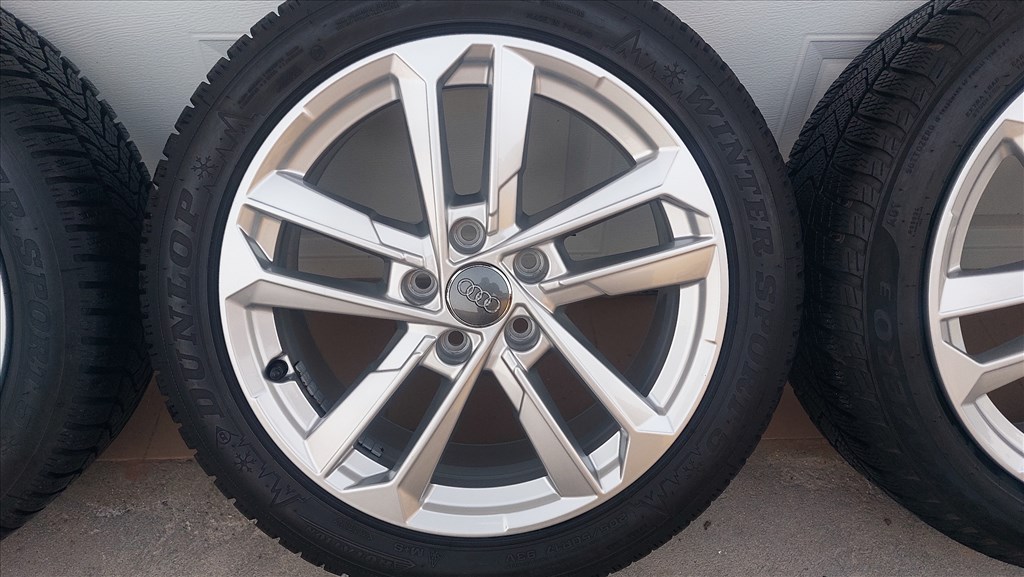 Gyári, új ,Audi S3-A3  Sport back 8Y 17"  alufelni ,Új téligumi 2. kép