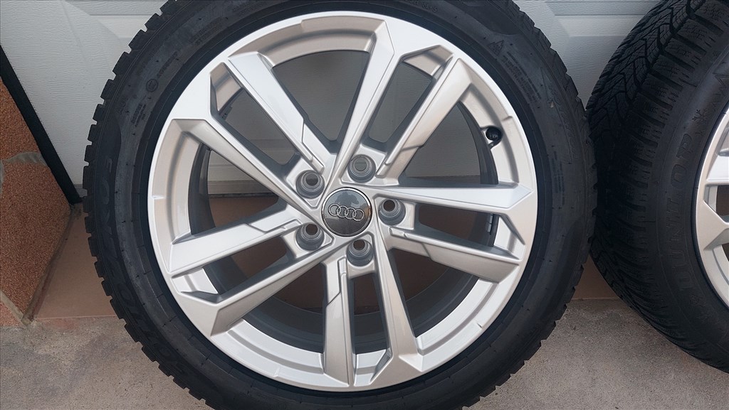 Gyári, új ,Audi S3-A3  Sport back 8Y 17"  alufelni ,Új téligumi 4. kép