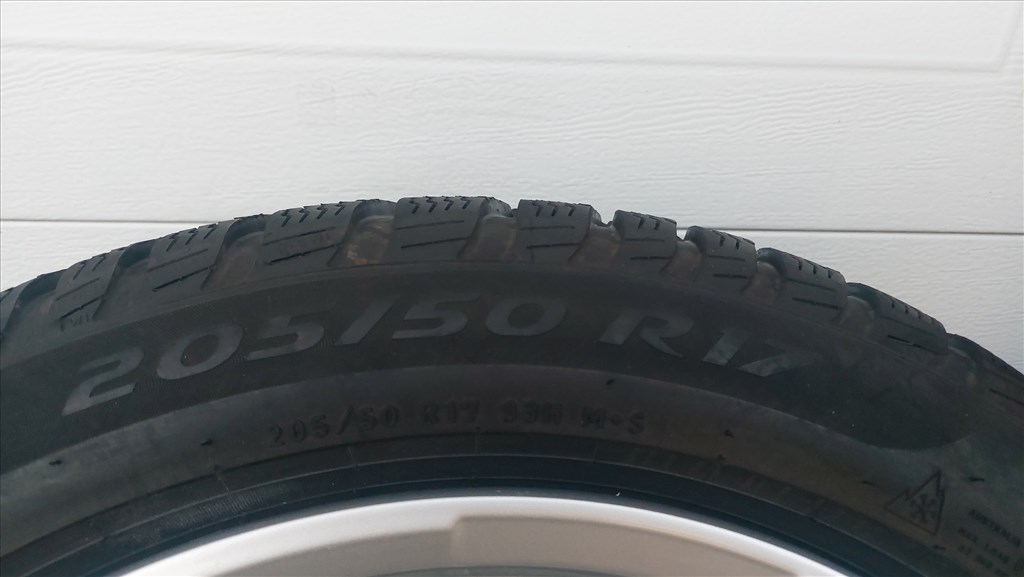 Gyári, új ,Audi S3-A3  Sport back 8Y 17"  alufelni ,Új téligumi 7. kép