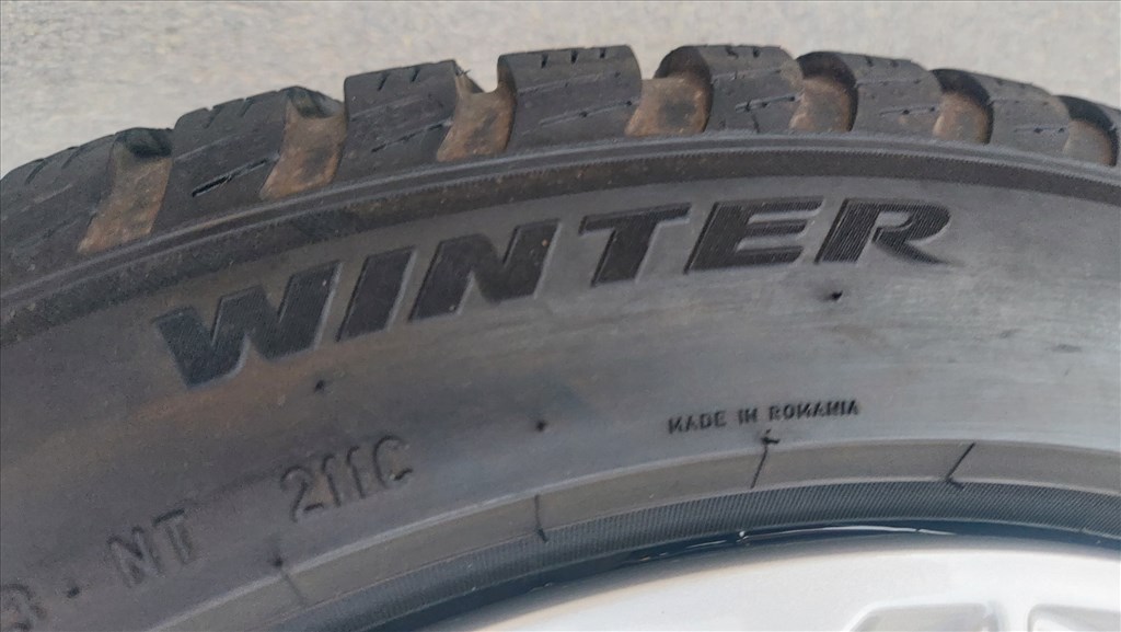 Gyári, új ,Audi S3-A3  Sport back 8Y 17"  alufelni ,Új téligumi 9. kép