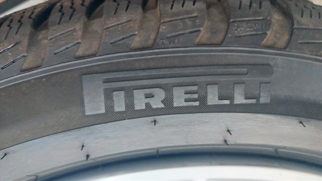 Gyári, új ,Audi S3-A3  Sport back 8Y 17"  alufelni ,Új téligumi 10. kép