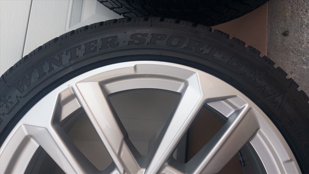 Gyári, új ,Audi S3-A3  Sport back 8Y 17"  alufelni ,Új téligumi 13. kép