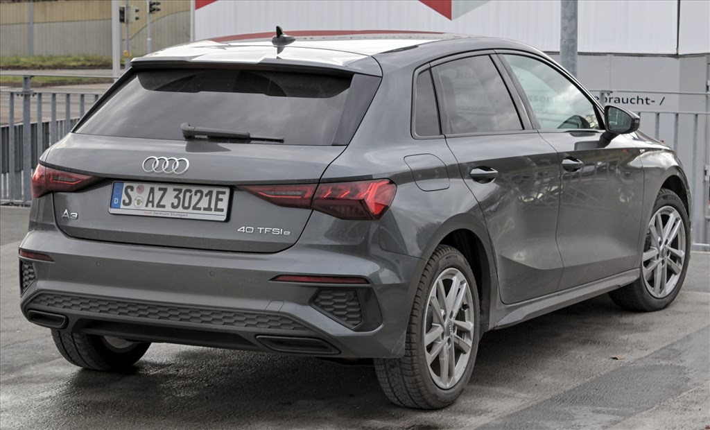 Gyári, új ,Audi S3-A3  Sport back 8Y 17"  alufelni ,Új téligumi 26. kép