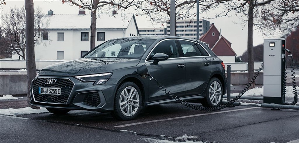 Gyári, új ,Audi S3-A3  Sport back 8Y 17"  alufelni ,Új téligumi 27. kép