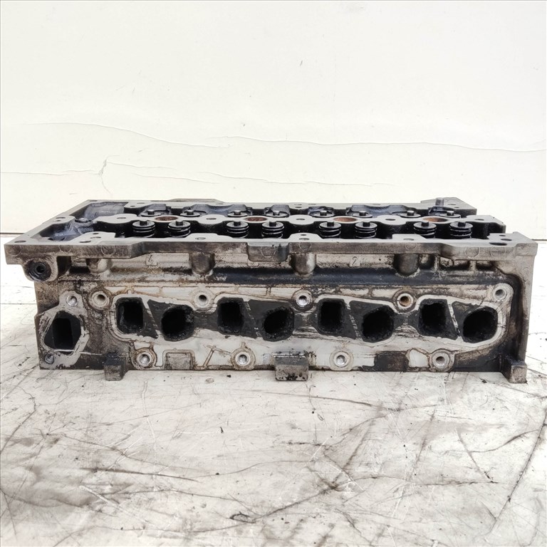 204427 Fiat Punto III., Doblo 2000-2009, Idea, Panda II. Lancia Ypsilon II. 1,3 16v hengerfej, szelepekkel, egy izzítógyertya beletörve. Alkatrésznek!!! 55188595 3. kép