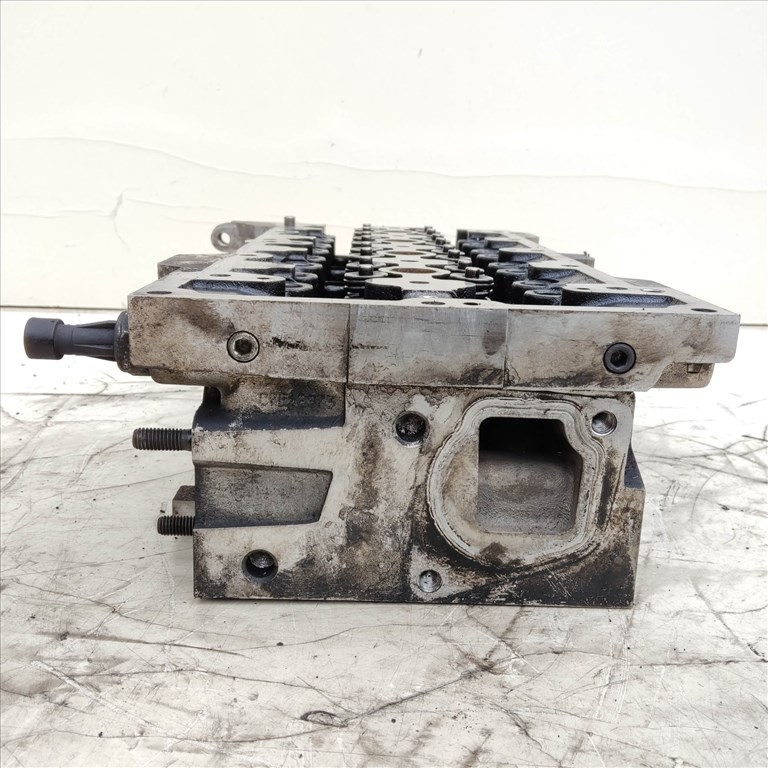 204427 Fiat Punto III., Doblo 2000-2009, Idea, Panda II. Lancia Ypsilon II. 1,3 16v hengerfej, szelepekkel, egy izzítógyertya beletörve. Alkatrésznek!!! 55188595 5. kép