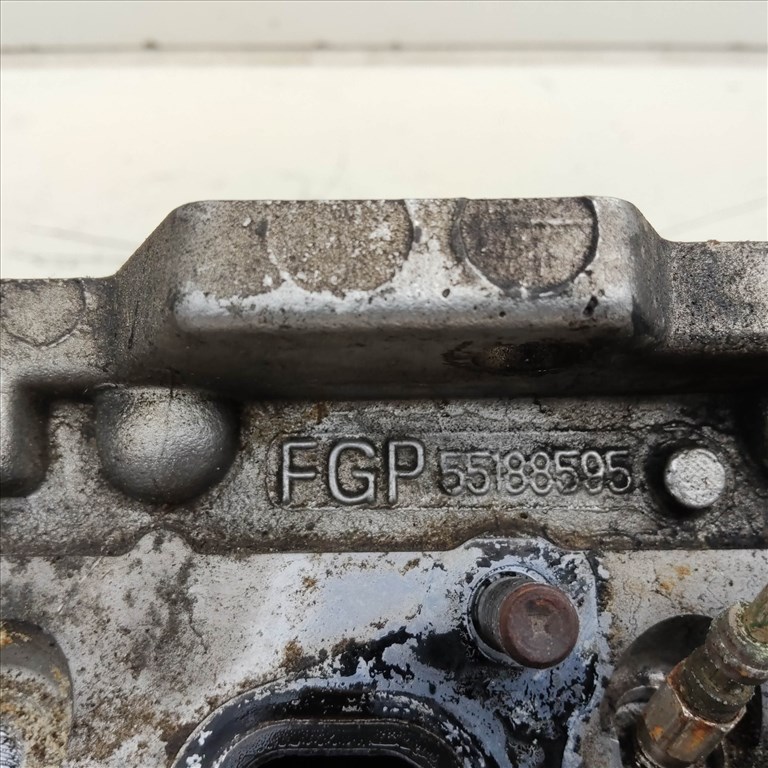 204427 Fiat Punto III., Doblo 2000-2009, Idea, Panda II. Lancia Ypsilon II. 1,3 16v hengerfej, szelepekkel, egy izzítógyertya beletörve. Alkatrésznek!!! 55188595 8. kép