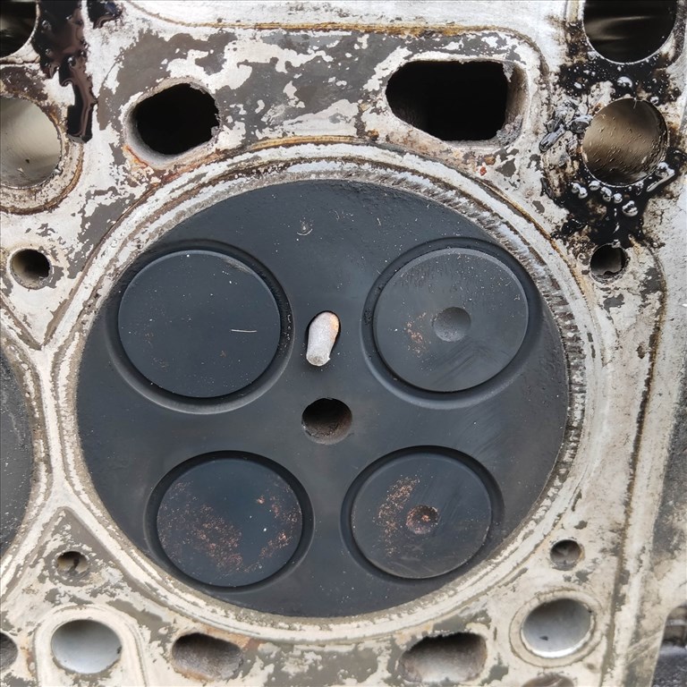 204427 Fiat Punto III., Doblo 2000-2009, Idea, Panda II. Lancia Ypsilon II. 1,3 16v hengerfej, szelepekkel, egy izzítógyertya beletörve. Alkatrésznek!!! 55188595 11. kép