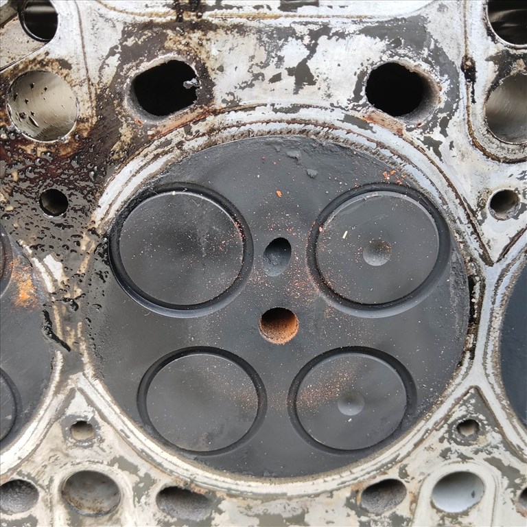 204427 Fiat Punto III., Doblo 2000-2009, Idea, Panda II. Lancia Ypsilon II. 1,3 16v hengerfej, szelepekkel, egy izzítógyertya beletörve. Alkatrésznek!!! 55188595 12. kép