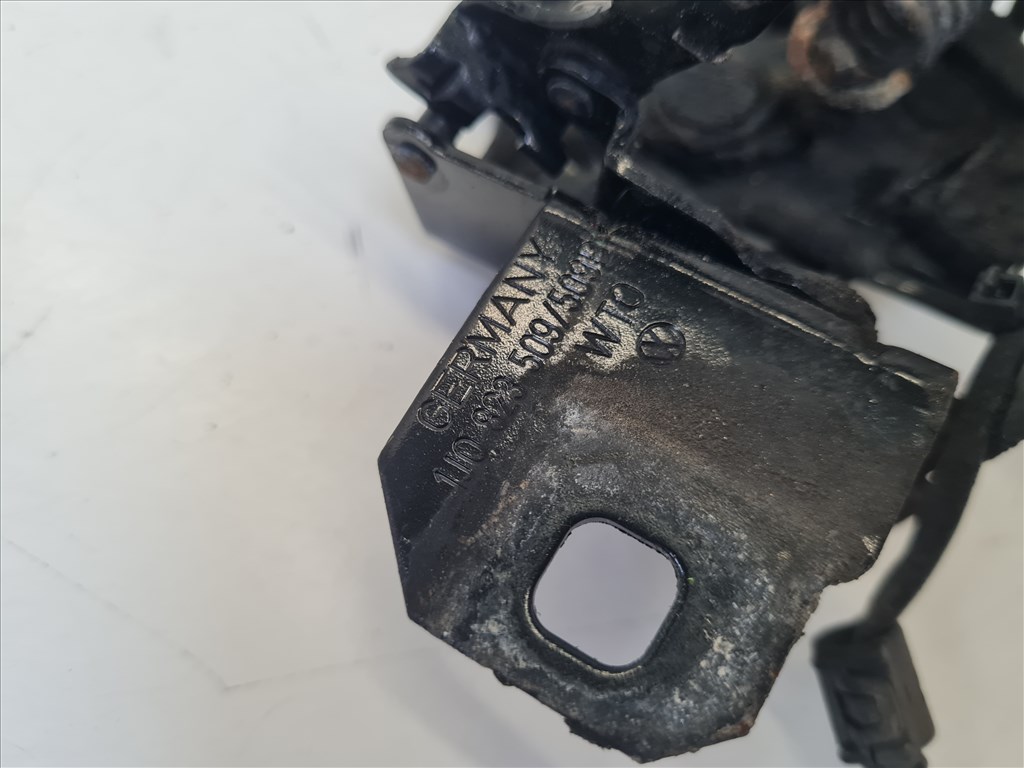 Volkswagen Golf IV motorháztető zárszerkezet (20725) 1j0823509 7. kép