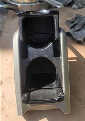 Toyota Prius (XV20) pohártartó 