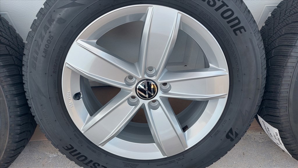 2.Gyári, VW Tiguan 17”/CORVARA/  alufelni, újszerű téli gumi 2. kép
