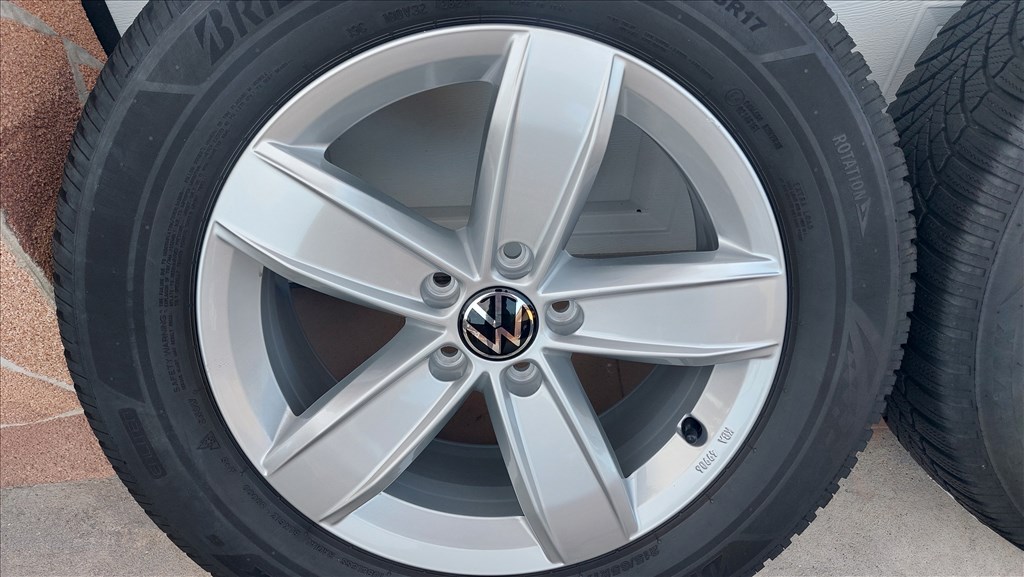 2.Gyári, VW Tiguan 17”/CORVARA/  alufelni, újszerű téli gumi 4. kép