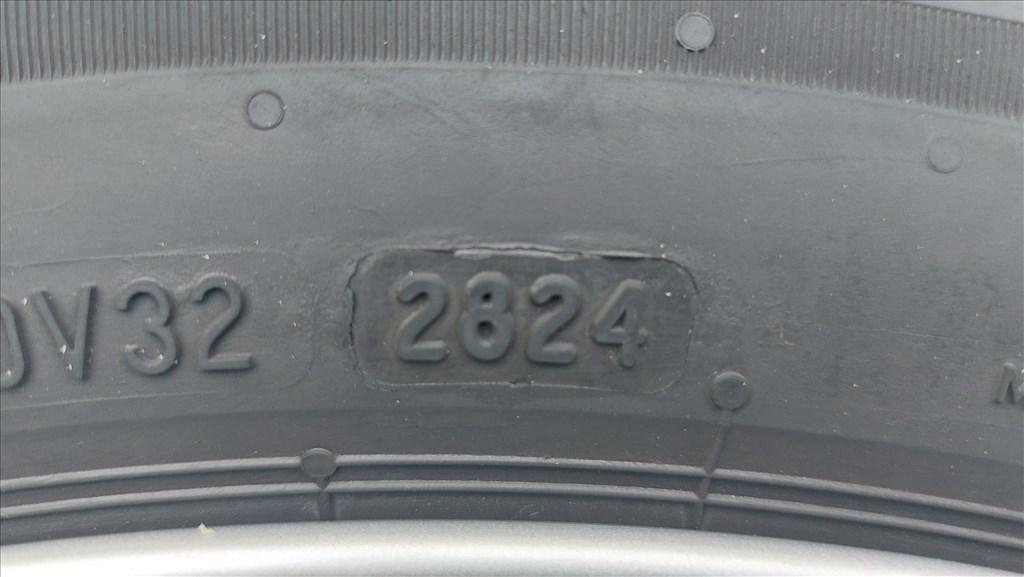 2.Gyári, VW Tiguan 17”/CORVARA/  alufelni, újszerű téli gumi 9. kép