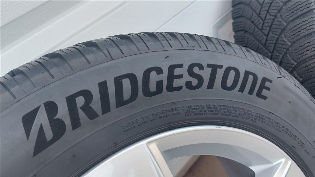 2.Gyári, VW Tiguan 17”/CORVARA/  alufelni, újszerű téli gumi 10. kép