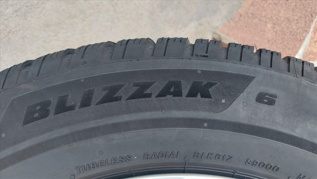 2.Gyári, VW Tiguan 17”/CORVARA/  alufelni, újszerű téli gumi 11. kép