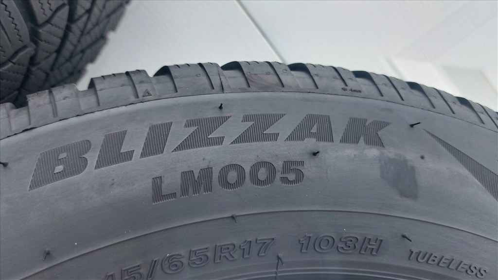 2.Gyári, VW Tiguan 17”/CORVARA/  alufelni, újszerű téli gumi 12. kép