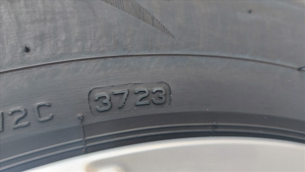 2.Gyári, VW Tiguan 17”/CORVARA/  alufelni, újszerű téli gumi 13. kép