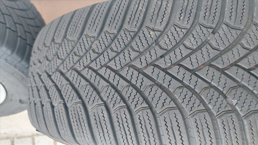 2.Gyári, VW Tiguan 17”/CORVARA/  alufelni, újszerű téli gumi 14. kép