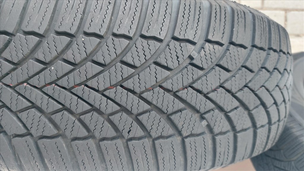 2.Gyári, VW Tiguan 17”/CORVARA/  alufelni, újszerű téli gumi 16. kép