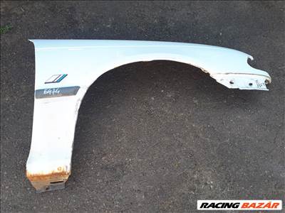 Opel Astra F 1998 fehér E474, jobb első sárvédő 
