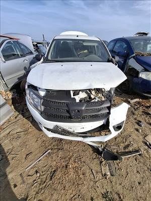 Dacia Logan II bontott alkatrészei