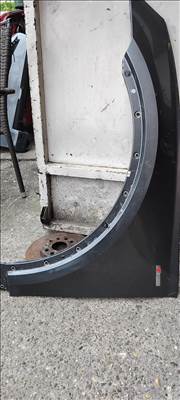 Audi Q5 (80A) Sárvédö