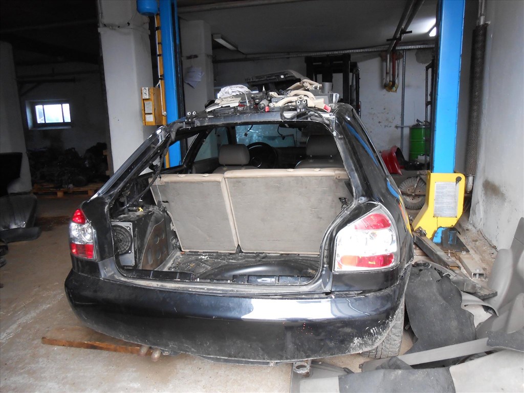 Audi A3 (8L1) 1.6 jobb hátsó féknyereg tartó 4. kép