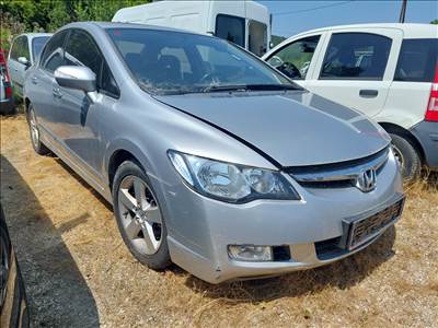 Honda Civic VIII 1.8 benzin alkatrészei