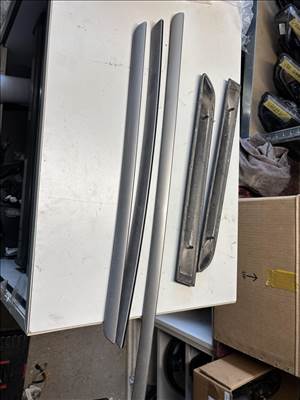 Volkswagen Golf V 3 ajtós Bal ajtókárpit díszléc 1k3867439