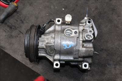 Toyota Yaris 1.0B klímakompresszor (301) 4472206254