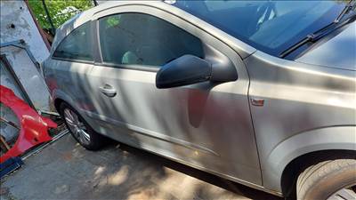 Opel Astra H GTC jobb ajtó 