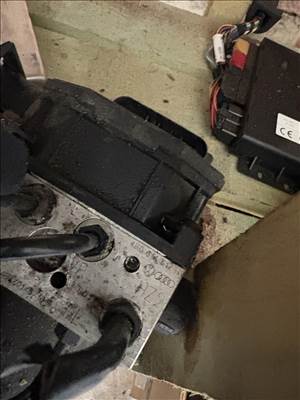 Volkswagen Passat B5 ABS kocka  4b0614517h