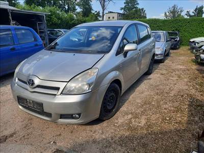 Toyota Corolla Verso (AR10) bontott alkatrészei