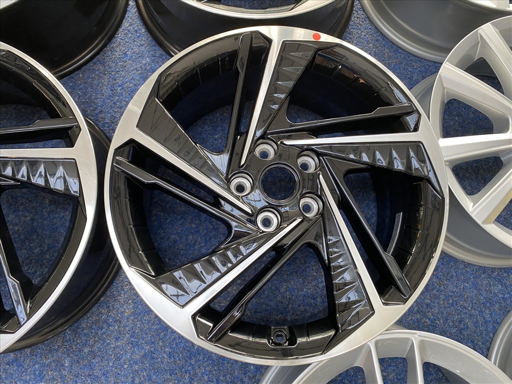 Hyundai 18 gyári alufelni felni, 5x114,3, Elantra (2021 -től)  (2716) 4. kép