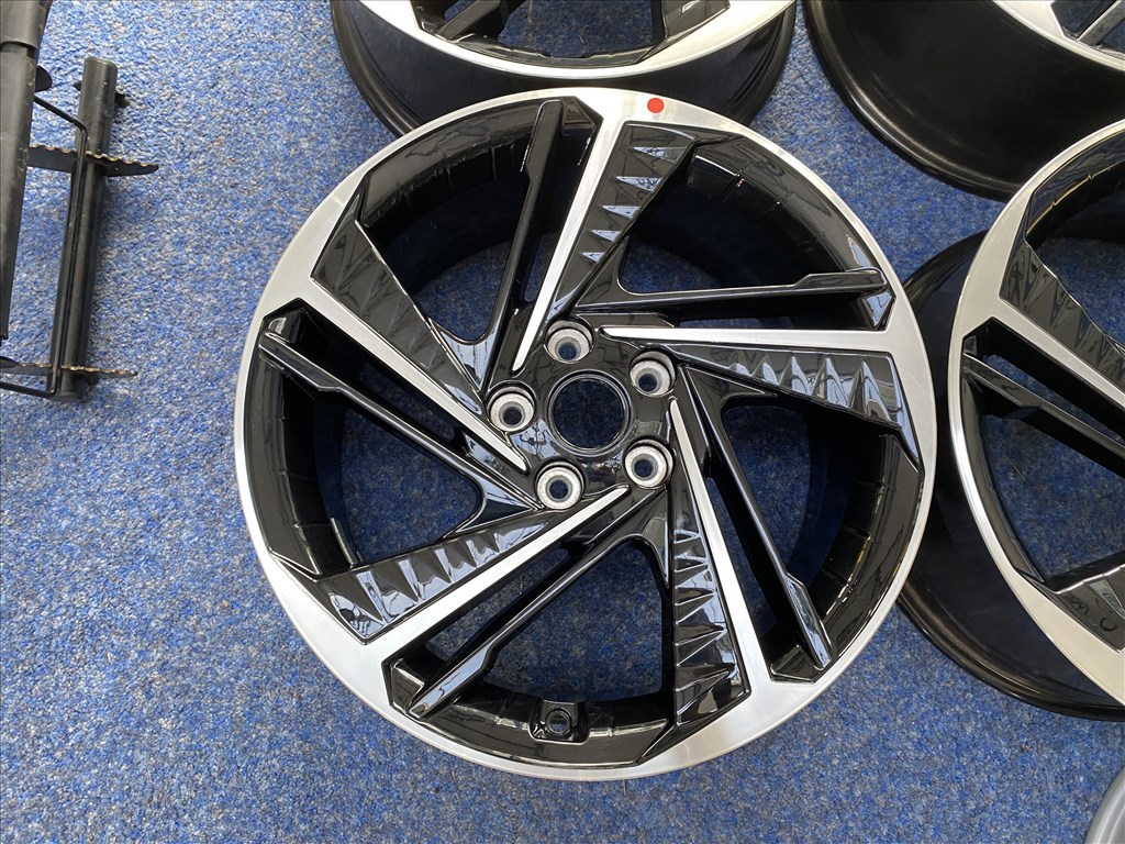 Hyundai 18 gyári alufelni felni, 5x114,3, Elantra (2021 -től)  (2716) 5. kép